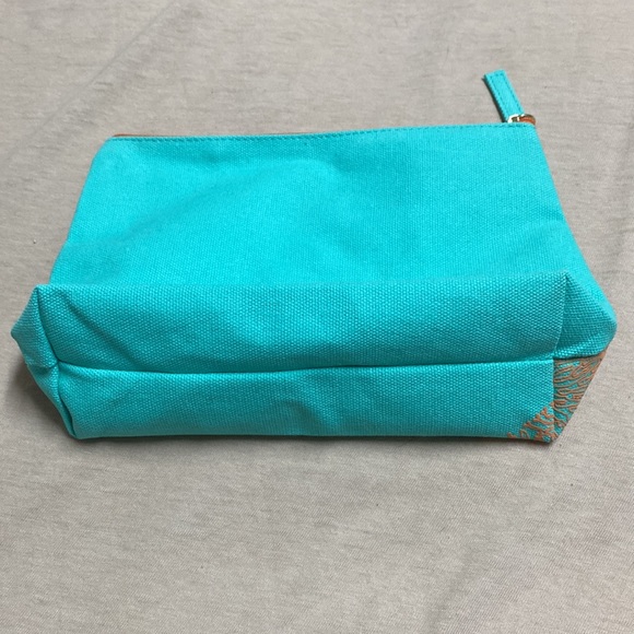 Vichy Laboratories Cosmetics Travel Bag in Green and Orange - Picture 5 of 7